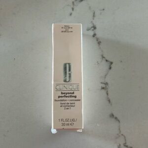 Clinique Beyond Perfecting Foundation + Concealer  - CN 08 Linen